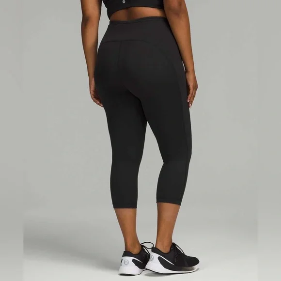 LULULEMON SWIFT SPEED HIGH RISE CROP 21” - Picture 3 of 9